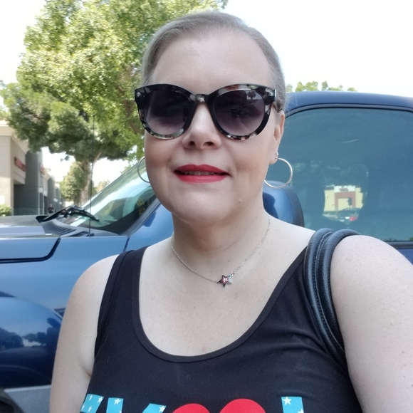 Meet your Posher, Danyele - Picture 3 of 14